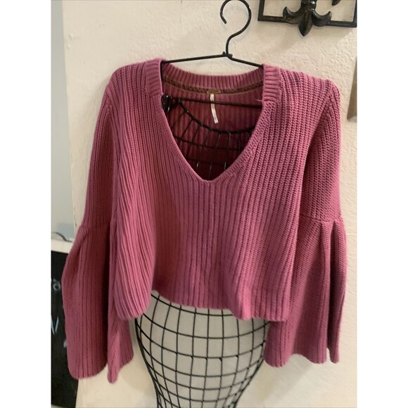 Free People Sweater Womens Size Medium Damsel Bell Sleeve Cropped Pink Oversized - Picture 4 of 16